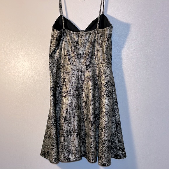 It’s me dress size M - Picture 5 of 5